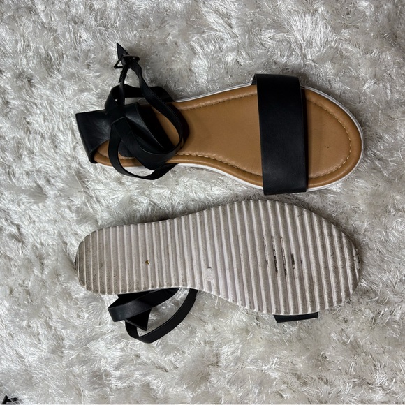 Sandals - Picture 7 of 8